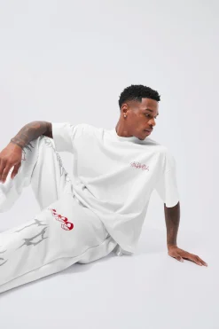 Oversized Extended Neck Graffiti T-shirt | BoohooMAN UK