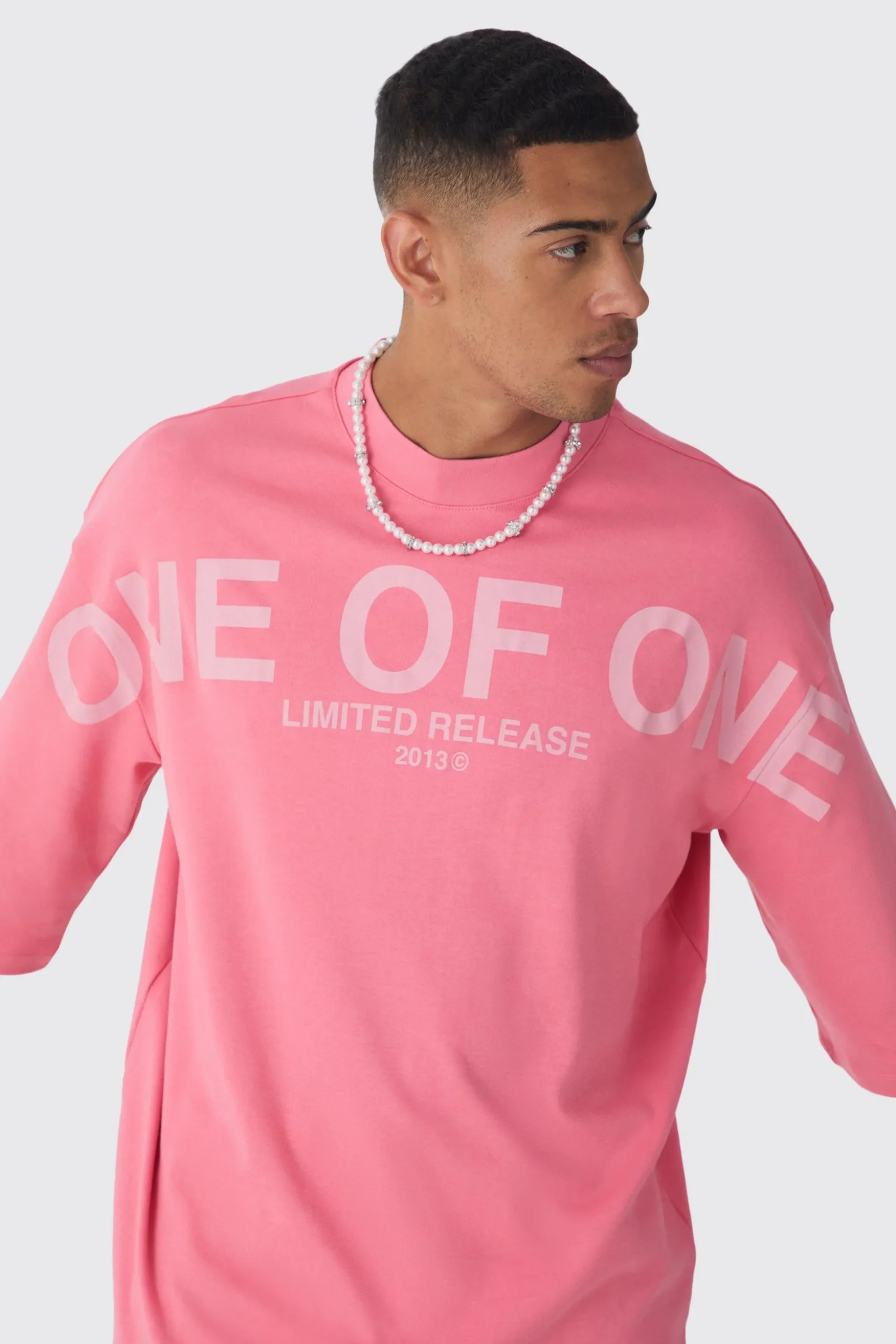 Oversized Extended Neck Interlock Graphic T-shirt | BoohooMAN UK