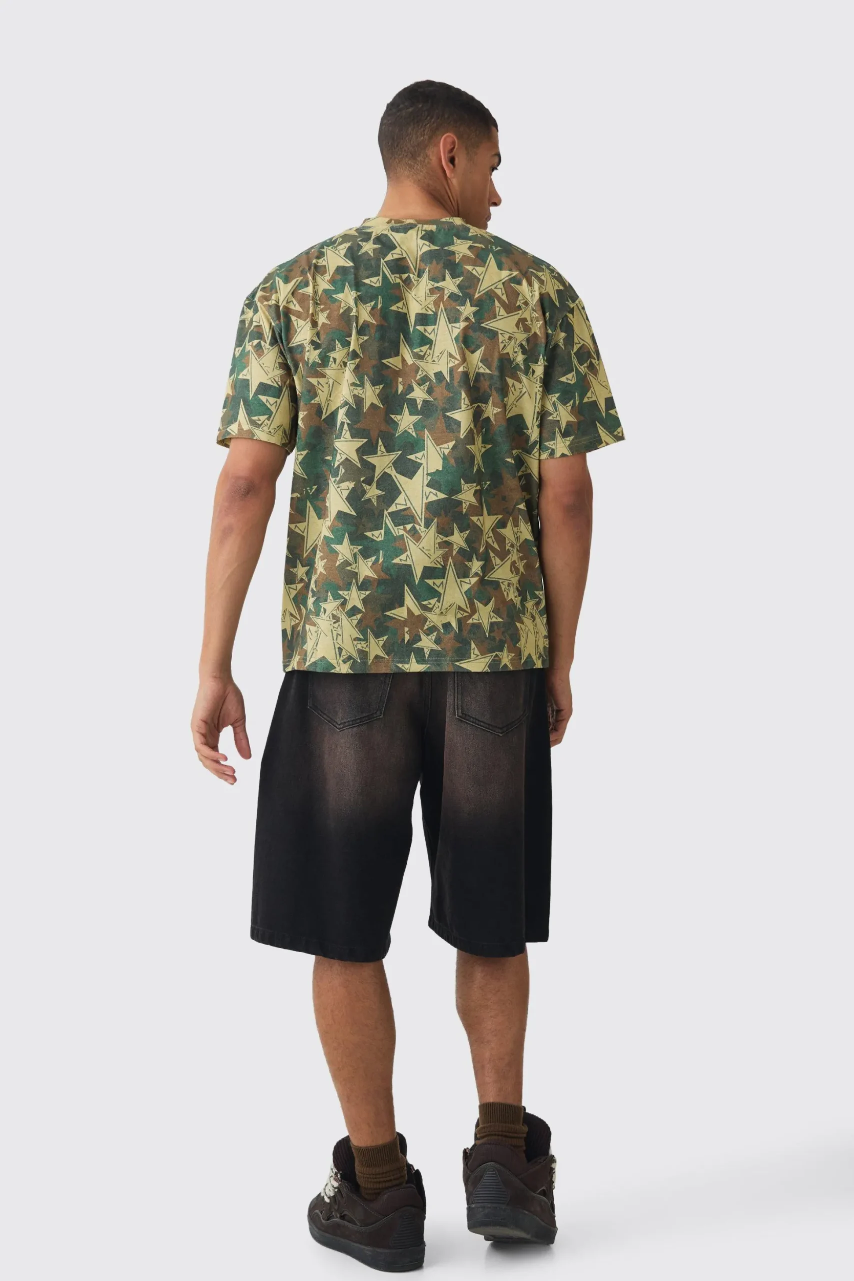 Oversized Extended Neck Star Camo T-shirt | BoohooMAN UK