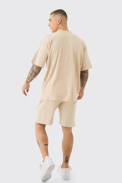 Oversized Extended Neck Wyoming Large Graphic Shorts Set | BoohooMAN UK