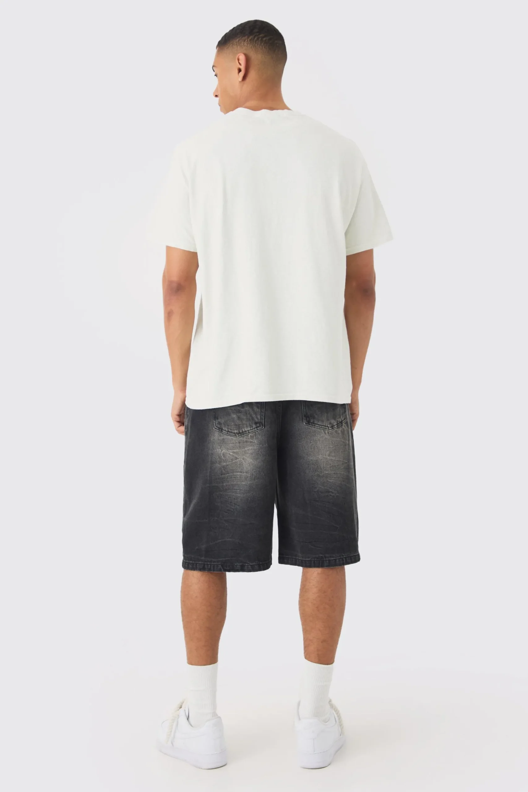 Oversized Floral Drawing Print Wash T-shirt | BoohooMAN UK