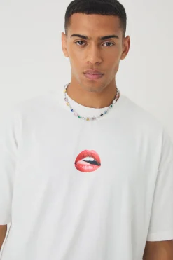 Oversized Peached Heavyweight Lips Graphic Distressed T-shirt | BoohooMAN UK