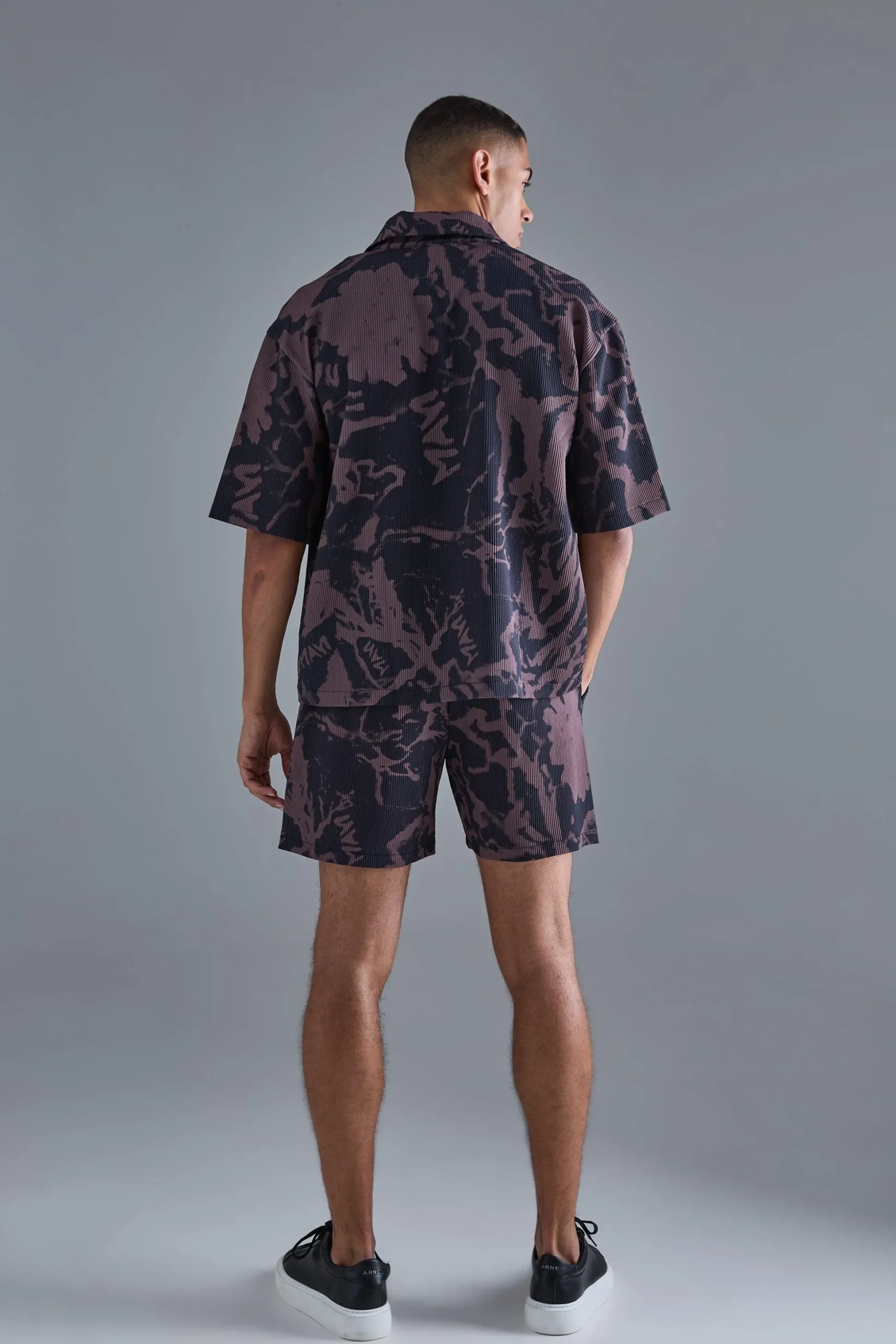 Oversized Pleated Abstract Print Shirt & Short Set | BoohooMAN UK