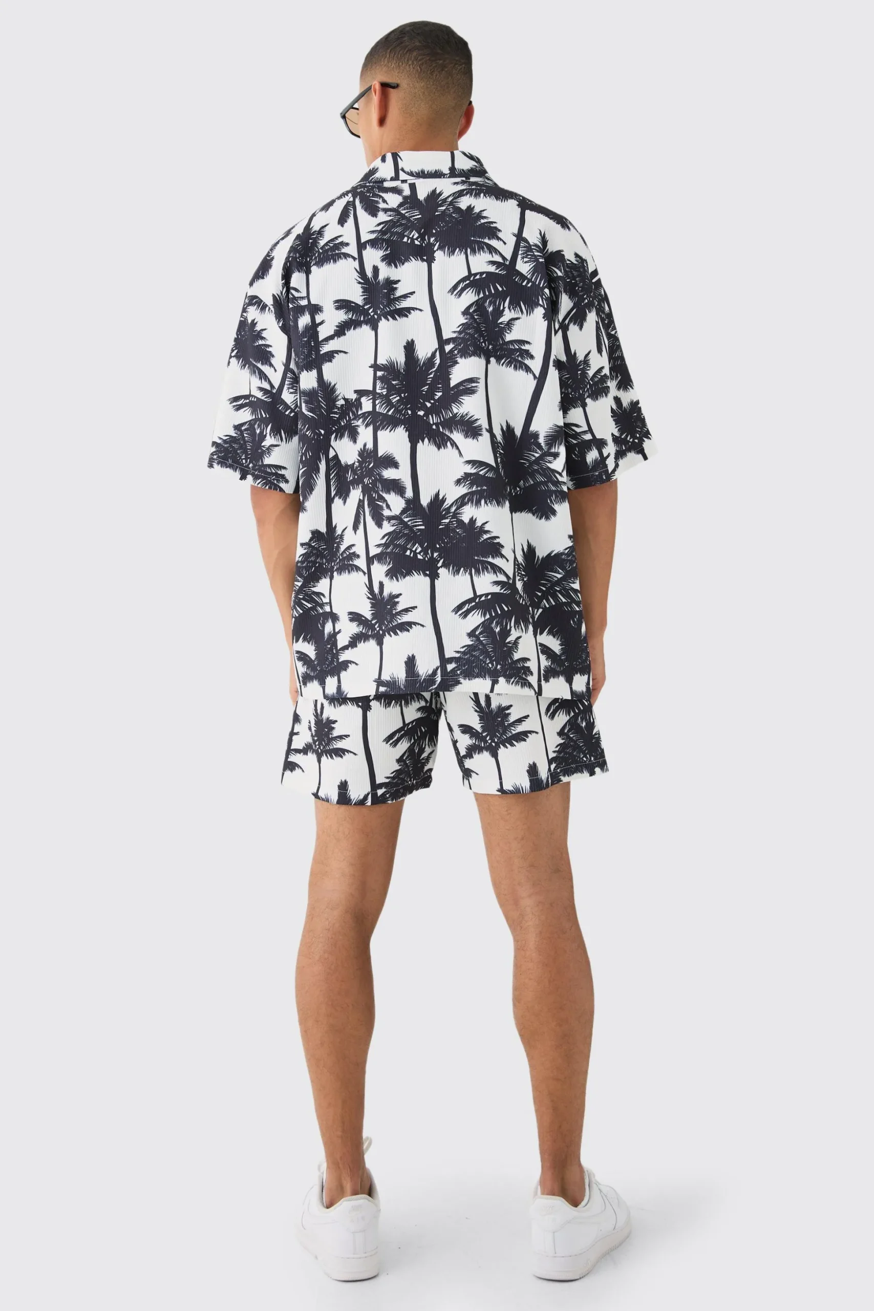 Oversized Pleated Palm Tree Print Shirt & Short Set | BoohooMAN UK