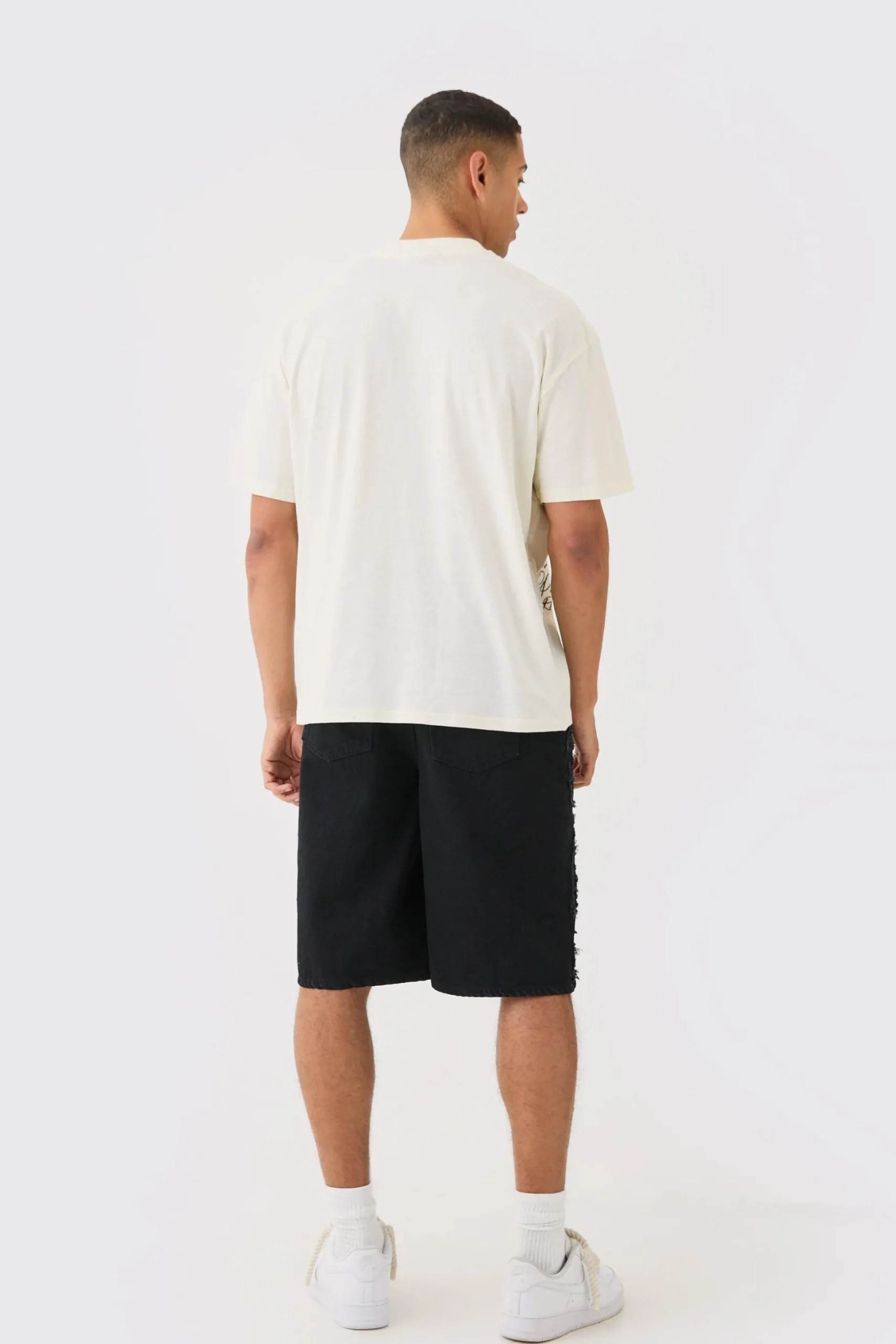Oversized Pour Homme Graphic T-shirt | BoohooMAN UK