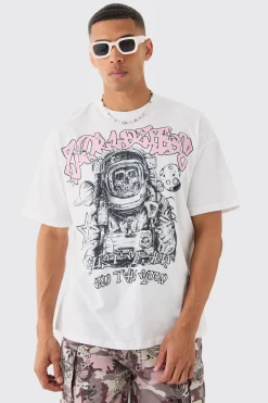 Oversized Skull Astronaut Graphic T-shirt | BoohooMAN UK