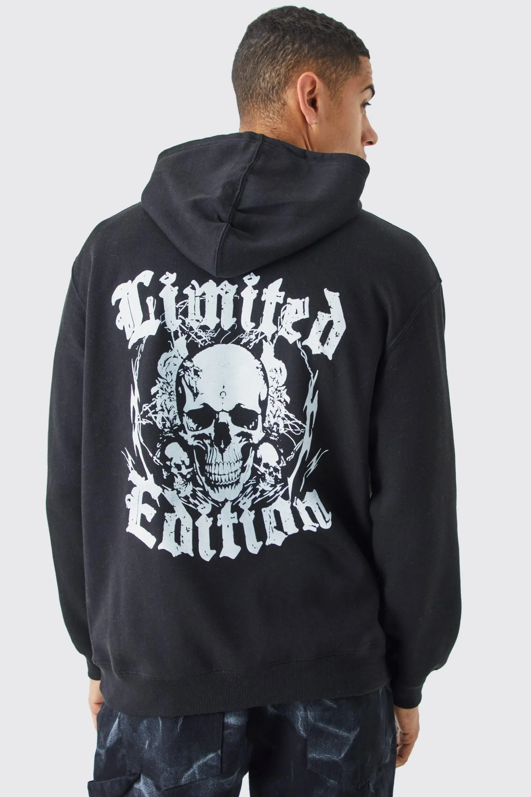 Oversized Skull Graphic Hoodie | BoohooMAN UK