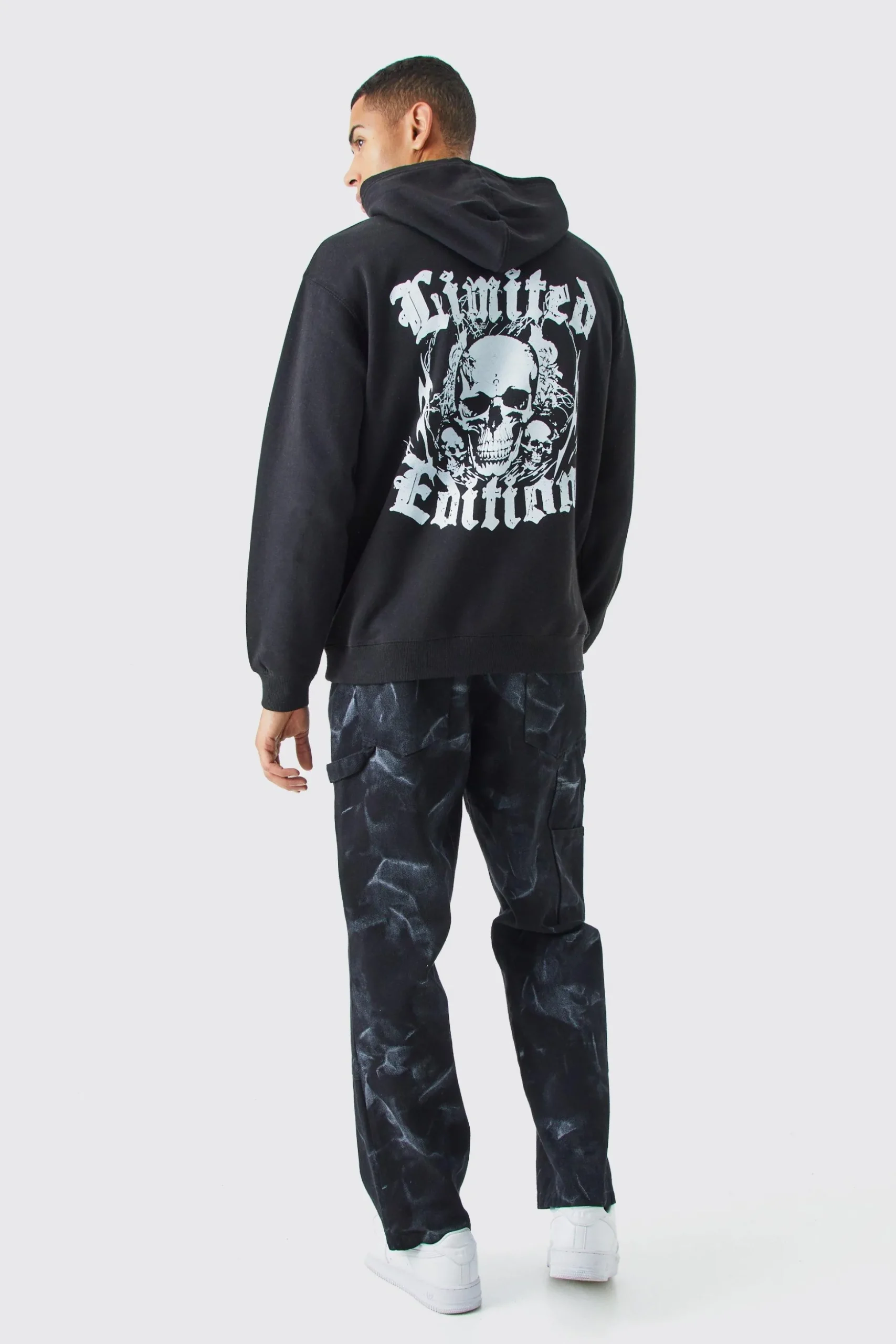 Oversized Skull Graphic Hoodie | BoohooMAN UK