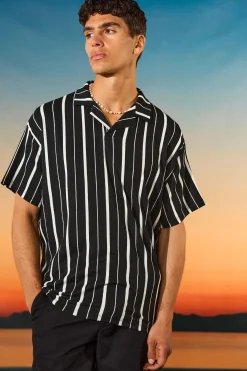 Oversized Texture Revere Polo | BoohooMAN UK