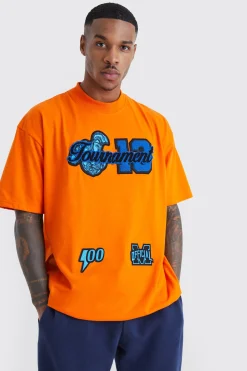 Oversized Tournament Badge Applique T-shirt | BoohooMAN UK