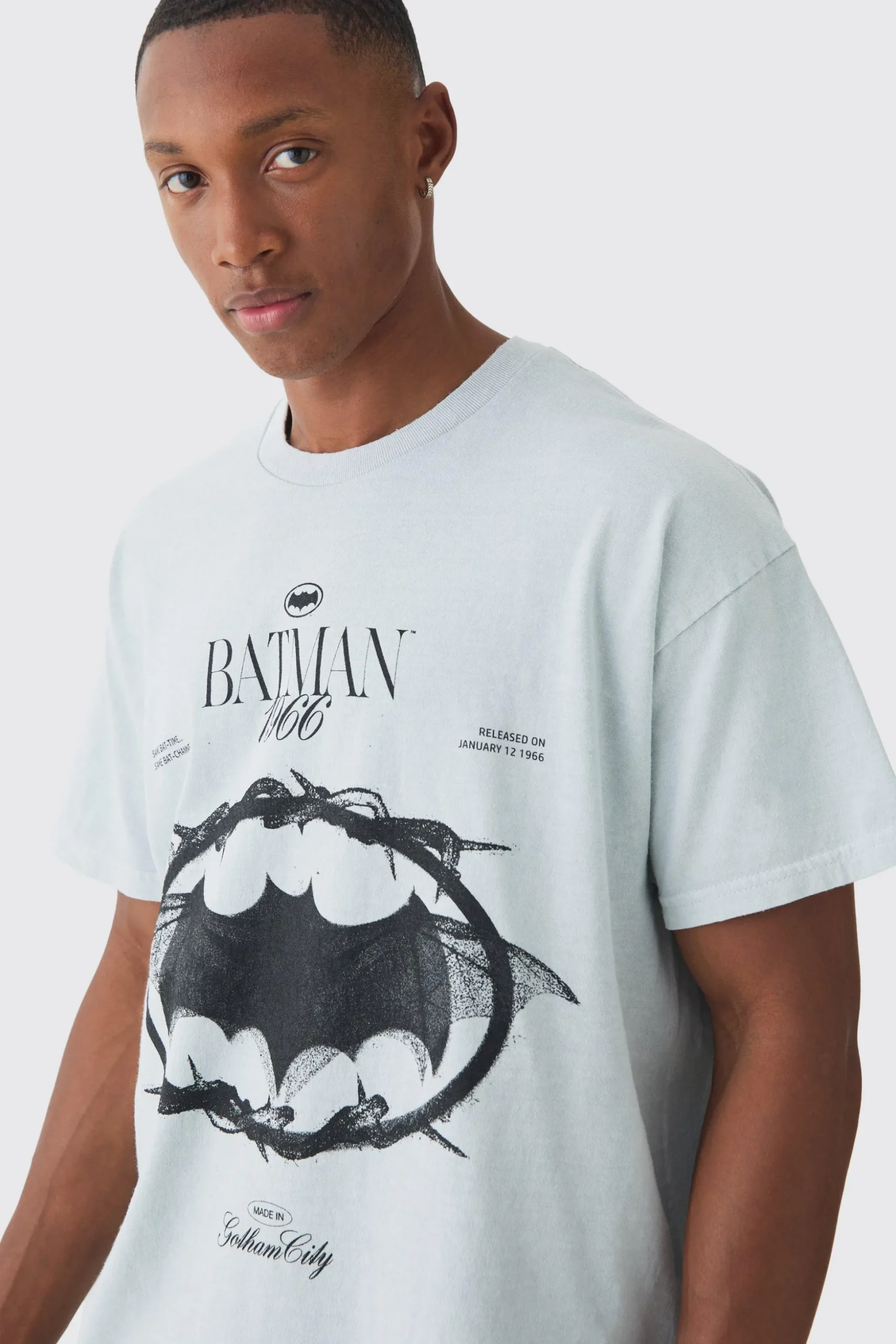 Oversized Vintage Batman License T-shirt | BoohooMAN UK