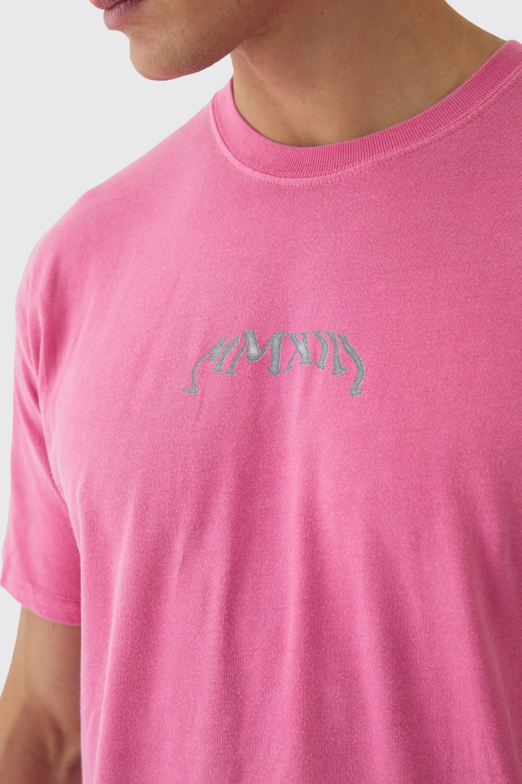 Oversized Washed Branded T-Shirt | BoohooMAN UK