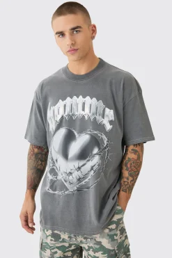 Oversized Washed Gothic Heart Graphic T-shirt | BoohooMAN UK