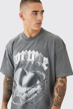 Oversized Washed Gothic Heart Graphic T-shirt | BoohooMAN UK