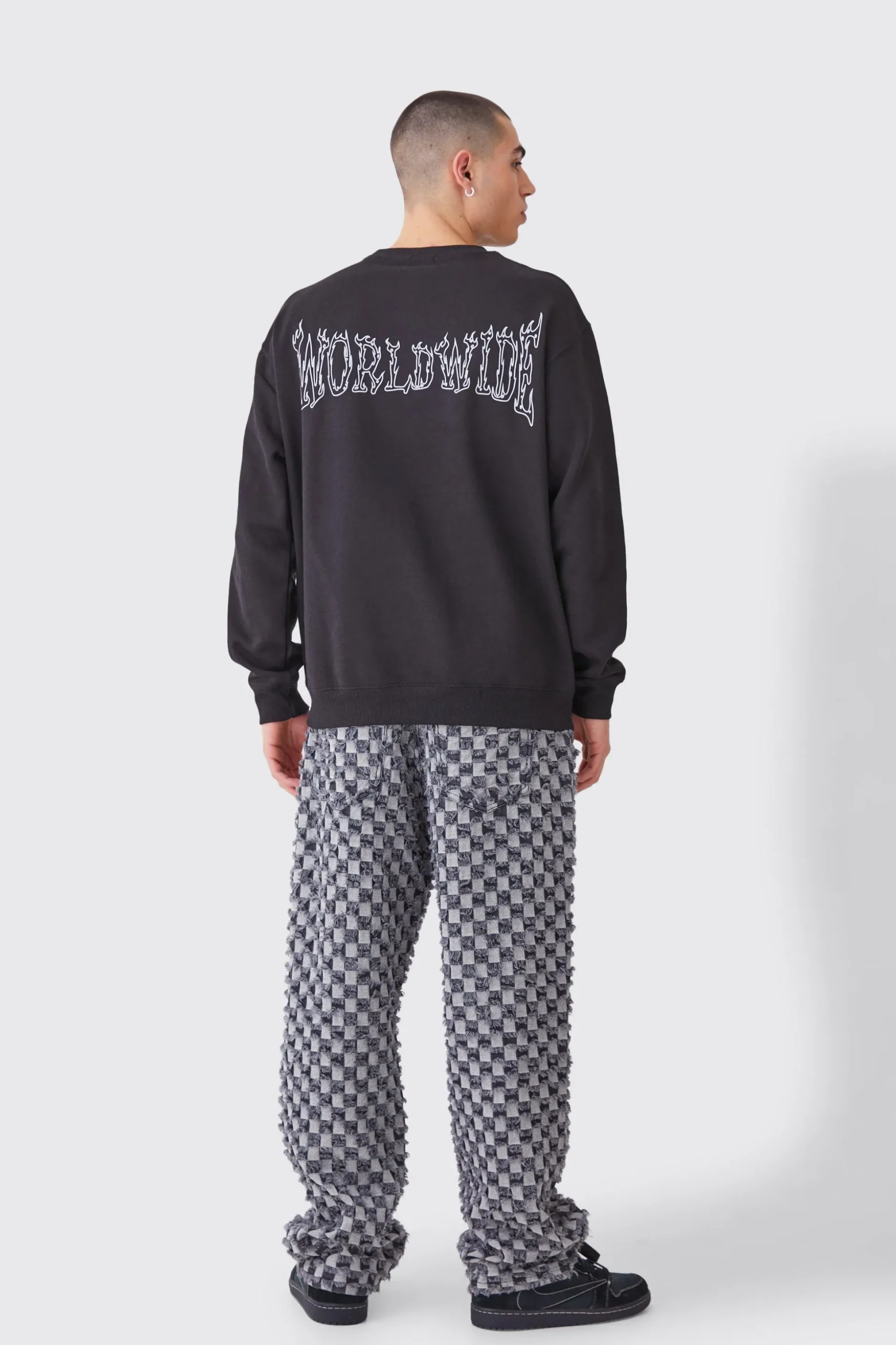 Oversized Worldwide Graphic Sweatshirt | BoohooMAN UK