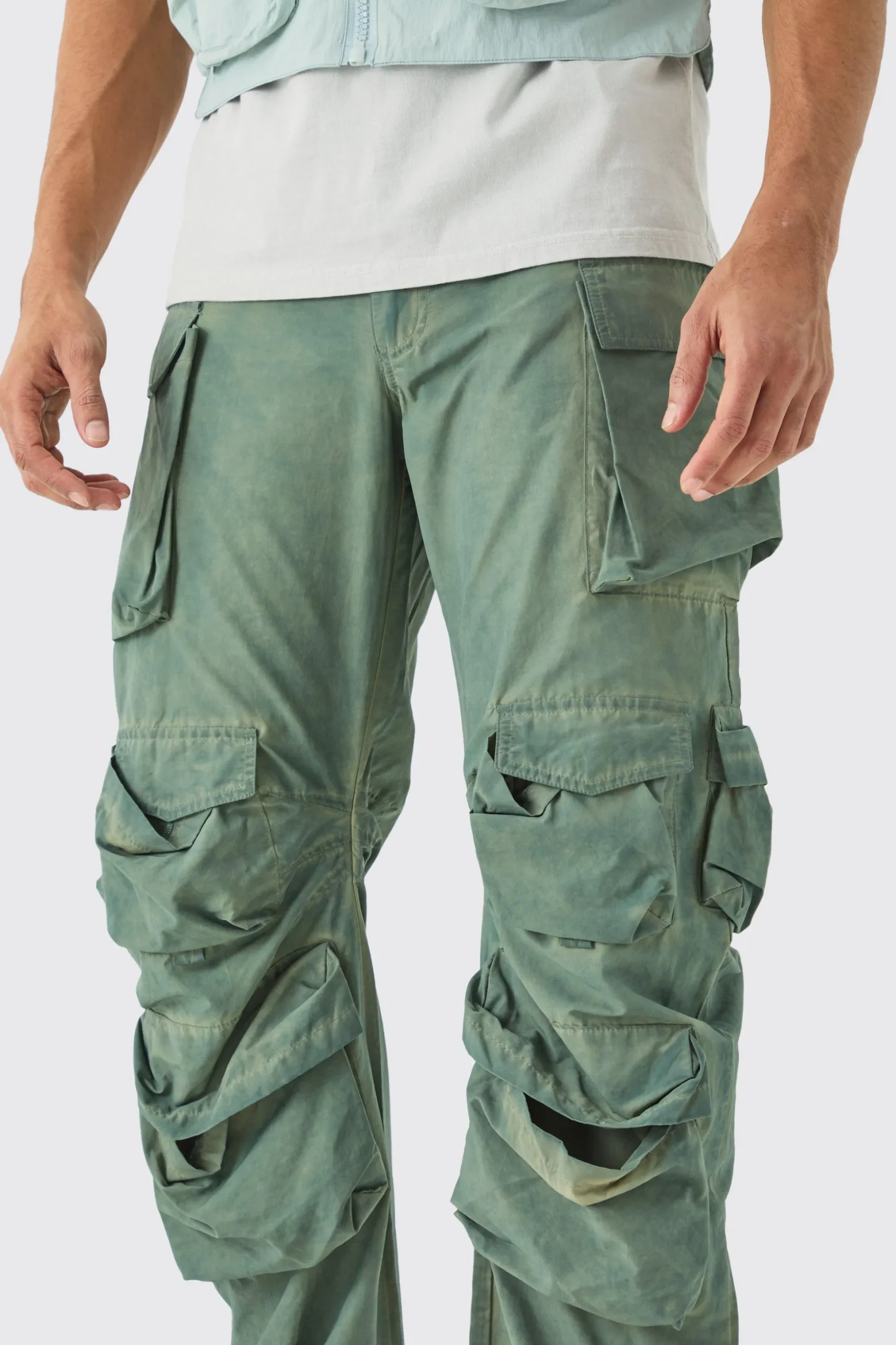 Parachute Multi Pocket Fixed Waist Trouser | BoohooMAN UK