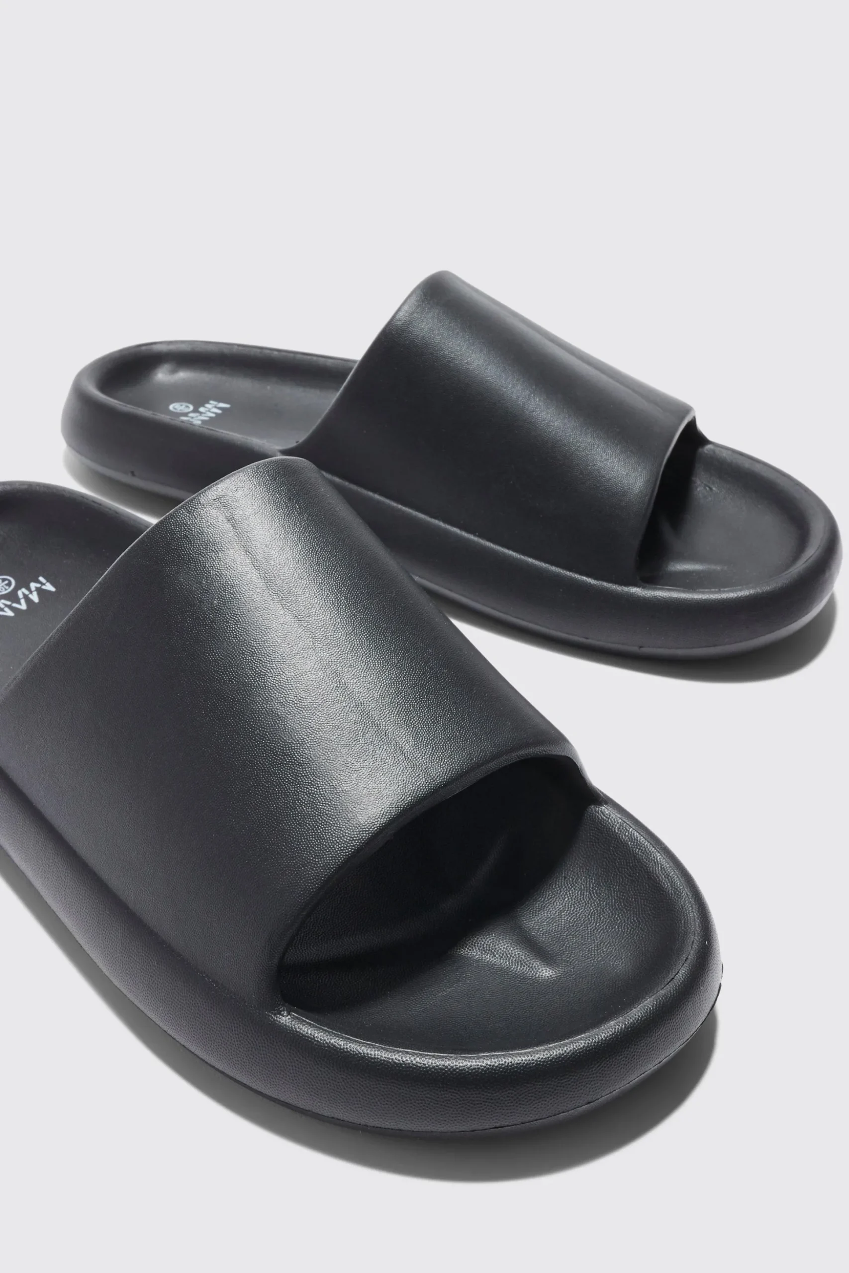 Plain Moulded Slider | BoohooMAN UK