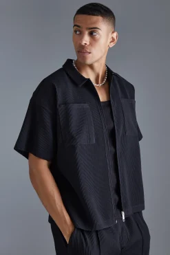 Pleated Boxy Zip Through Collared Short Sleeve Shirt | BoohooMAN UK