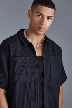 Pleated Boxy Zip Through Collared Short Sleeve Shirt | BoohooMAN UK
