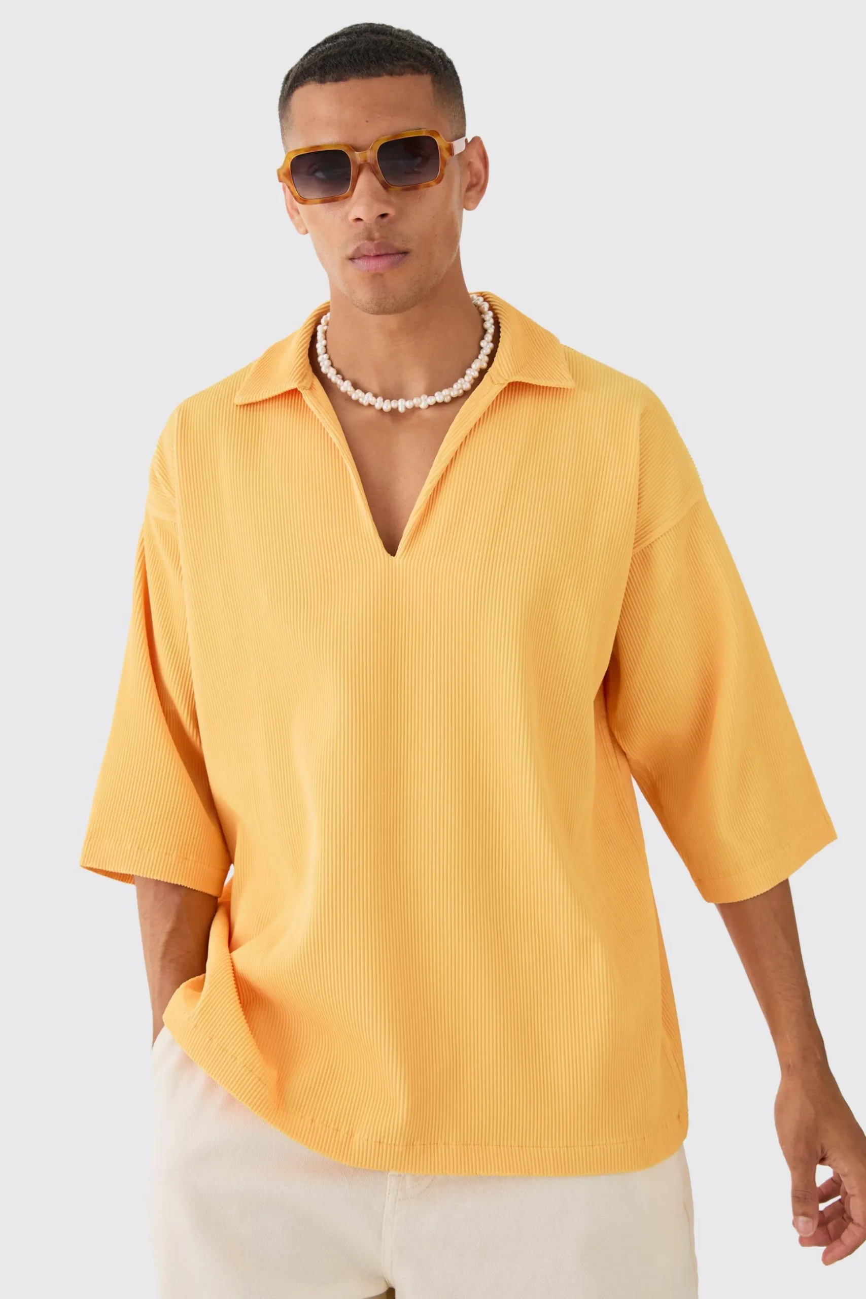 Pleated Oversized Boxy V Neck Shirt | BoohooMAN UK