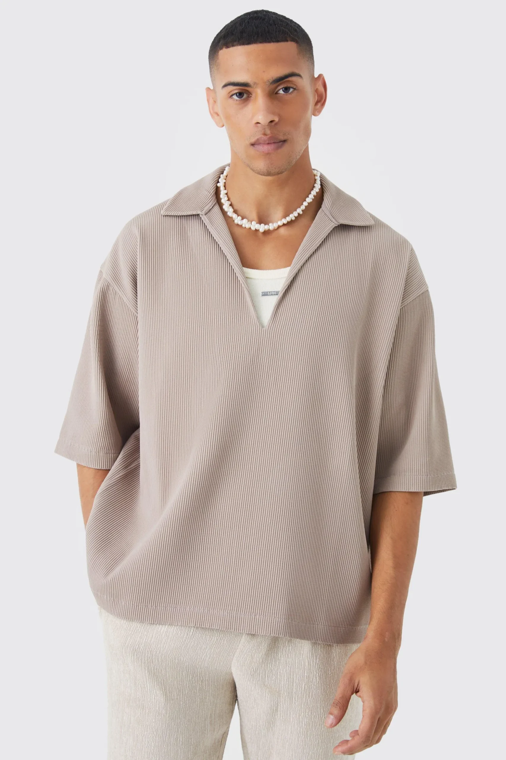 Pleated Oversized V Neck Shirt | BoohooMAN UK