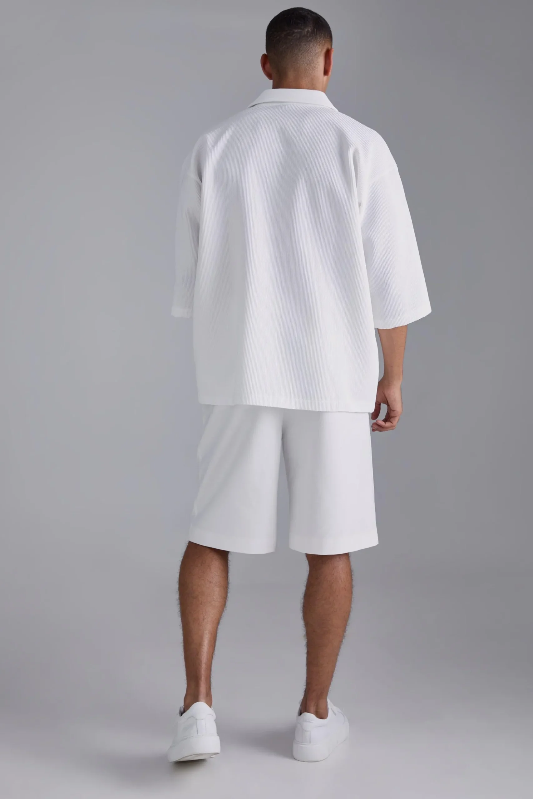 Pleated Oversized V Neck Shirt | BoohooMAN UK