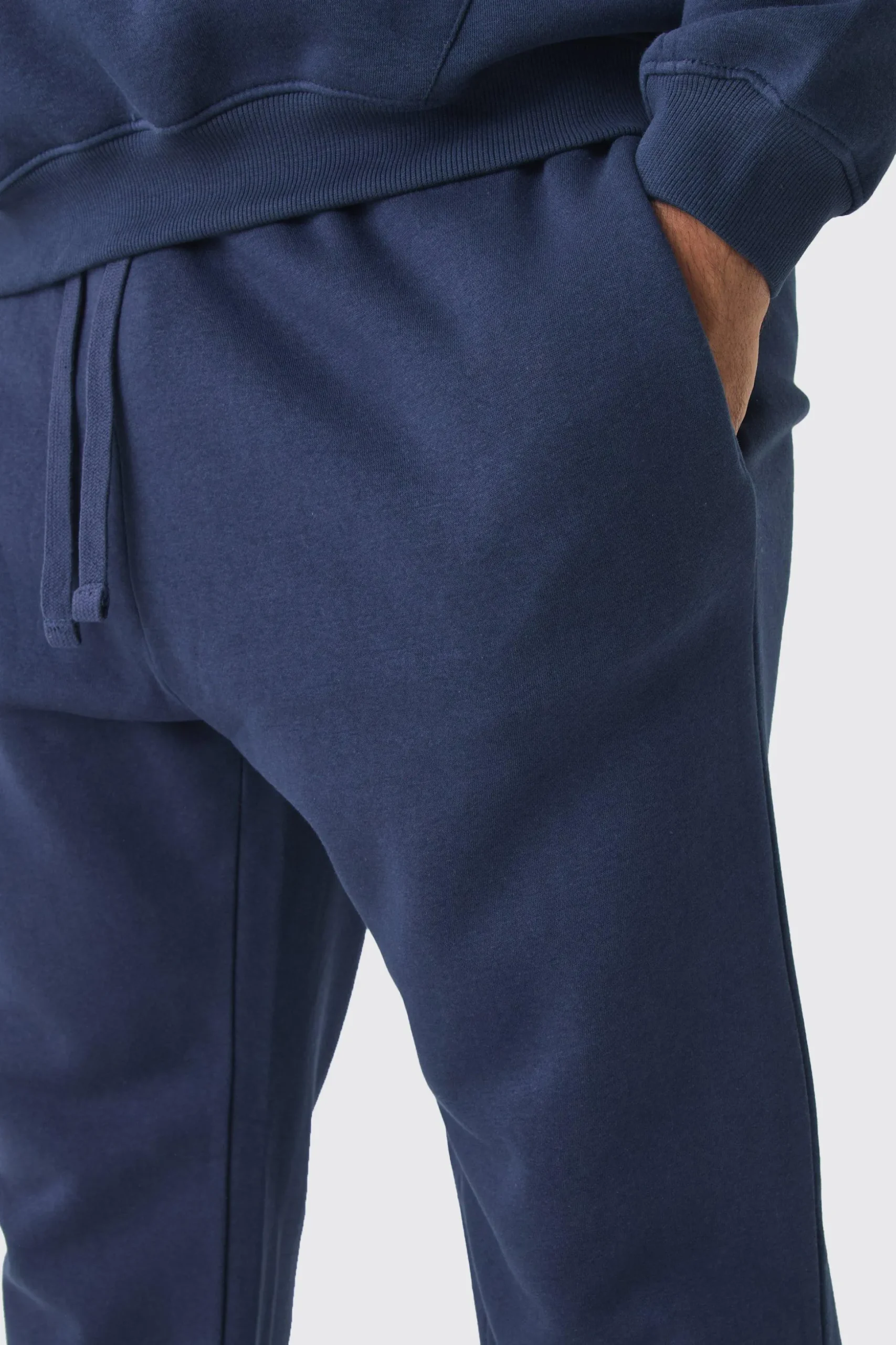 Plus Basic Jogger In Navy | BoohooMAN UK