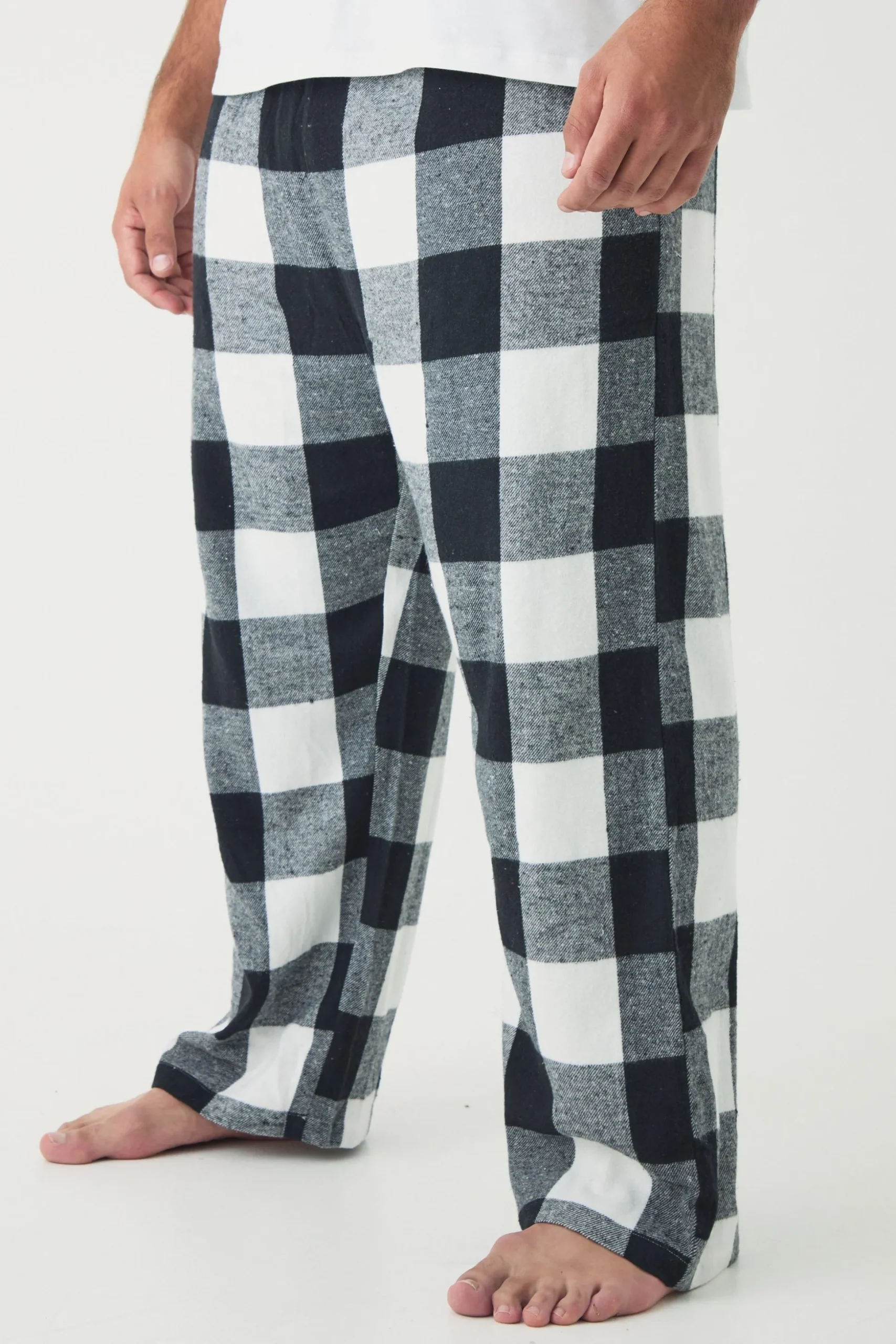 Plus Brushed Check Loungewear Bottoms In Black | BoohooMAN UK