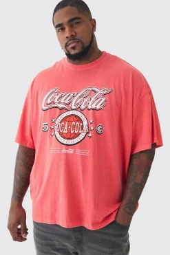 Plus Coca Cola License Print T-shirt In Red | BoohooMAN UK