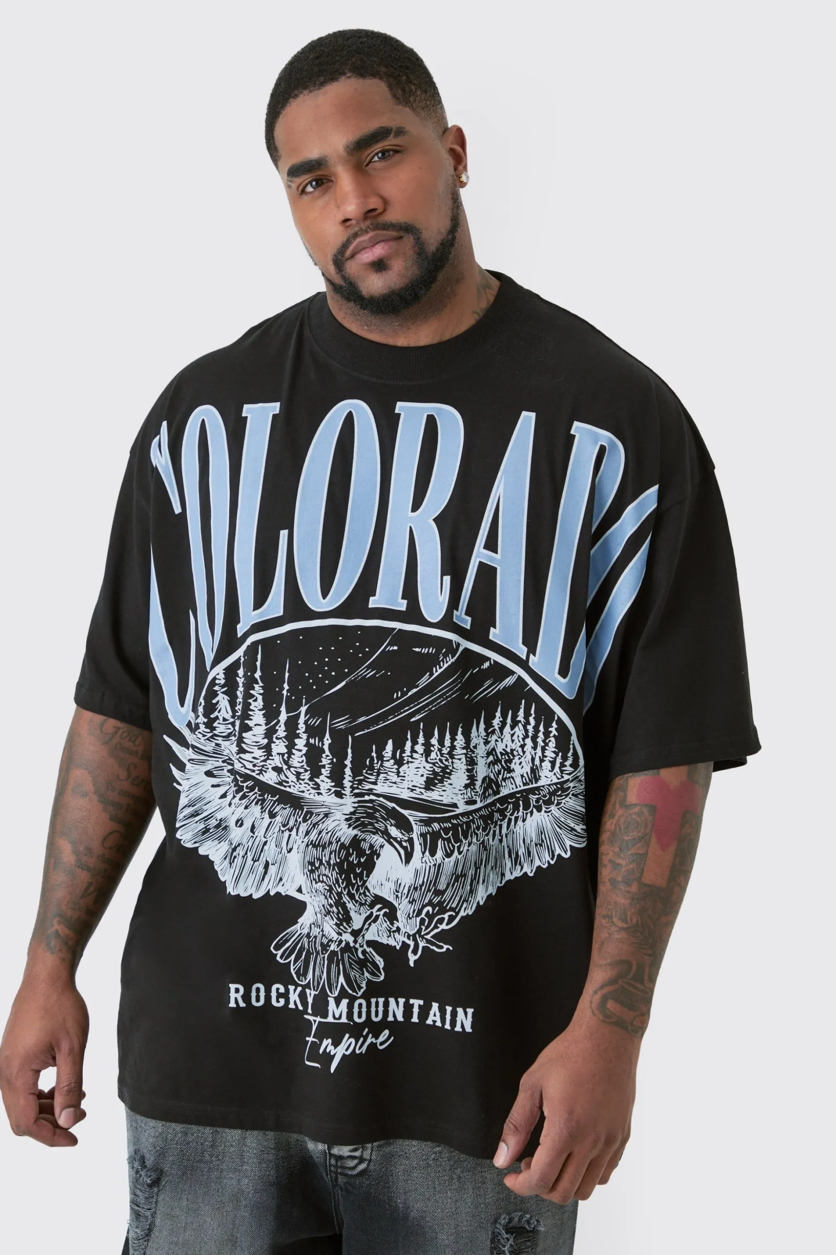 Plus Colorado Varsity Graphic T-shirt In Black | BoohooMAN UK
