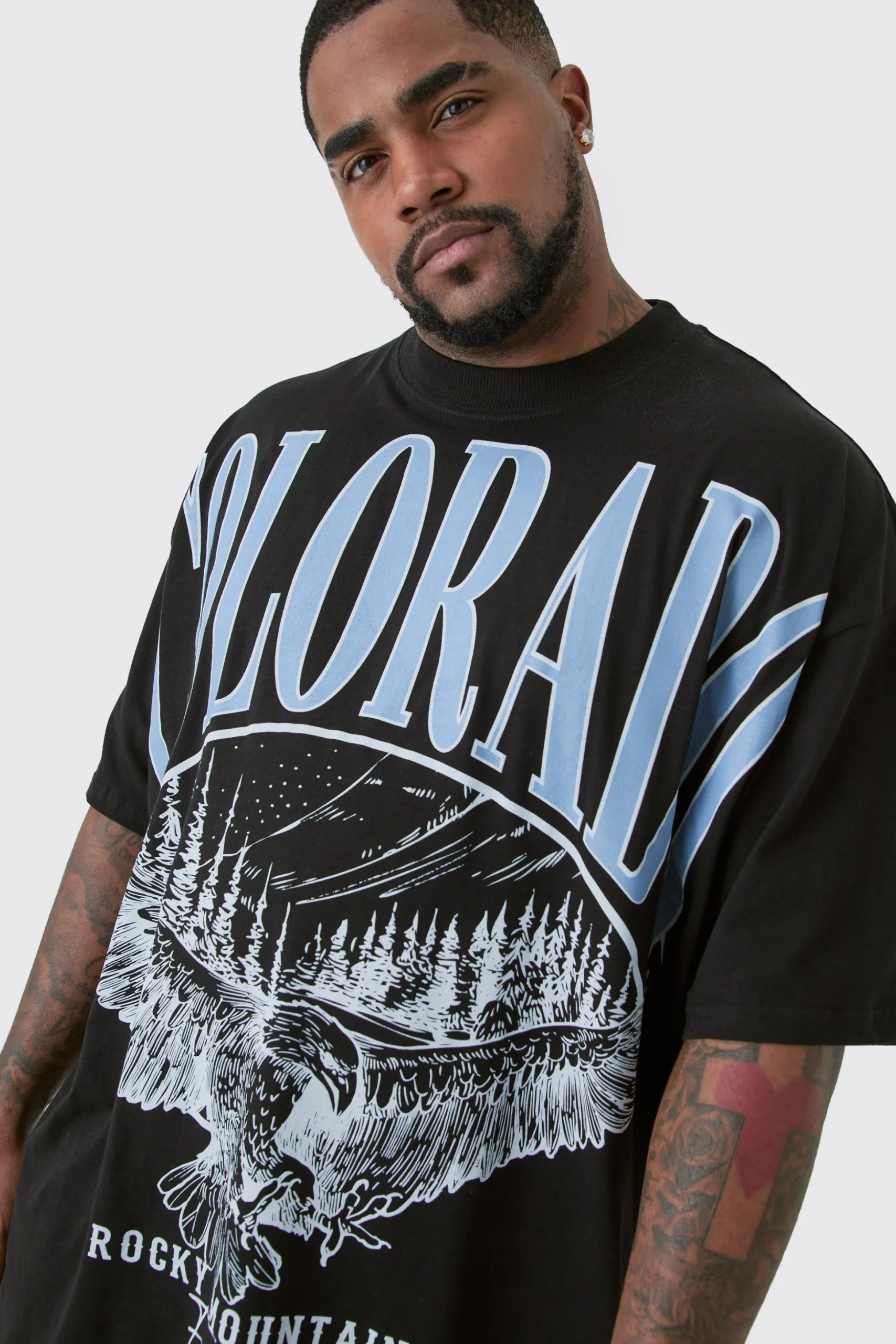Plus Colorado Varsity Graphic T-shirt In Black | BoohooMAN UK