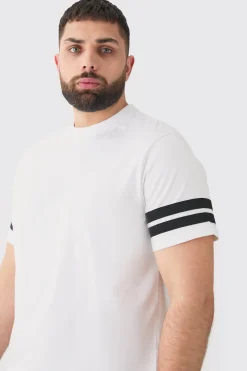 Plus Contrast Panel T-shirt | BoohooMAN UK