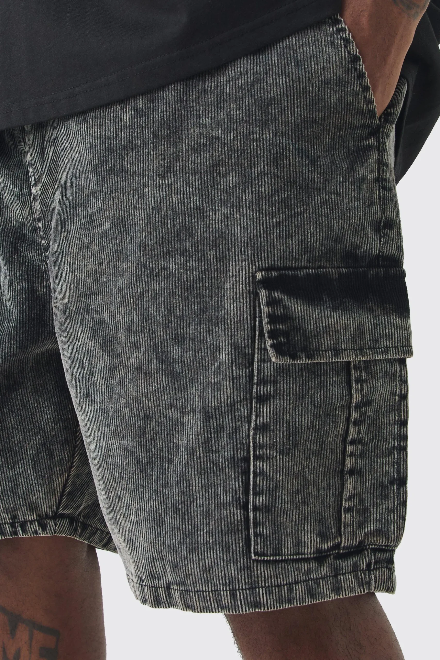 Plus Cord Washed Cargo Shorts In Black | BoohooMAN UK