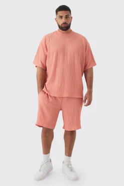 Plus Crinkle Textured T-Shirt & Short Set | BoohooMAN UK