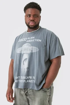 Plus Distressed Oversized Washed Alien Graphic T-shirt | BoohooMAN UK