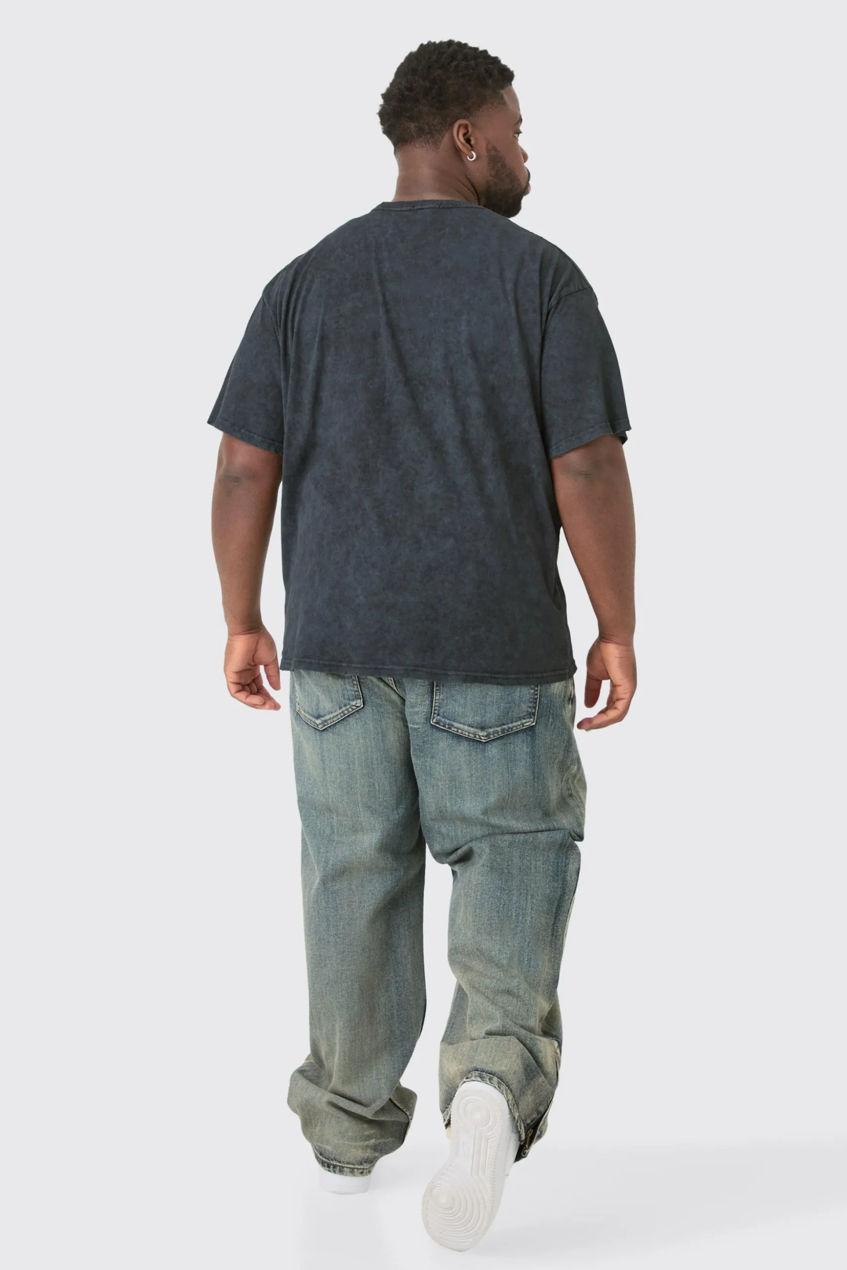 Plus Distressed Oversized Acid Wash Graphic T-shirt | BoohooMAN UK