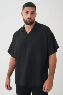 Plus Drop Revere Pleated Polo In Black | BoohooMAN UK