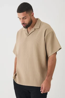 Plus Drop Revere Pleated Polo In Taupe | BoohooMAN UK