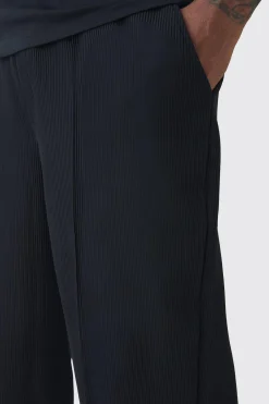 Plus Elastic Waist Relaxed Fit Pleated Trouser | BoohooMAN UK