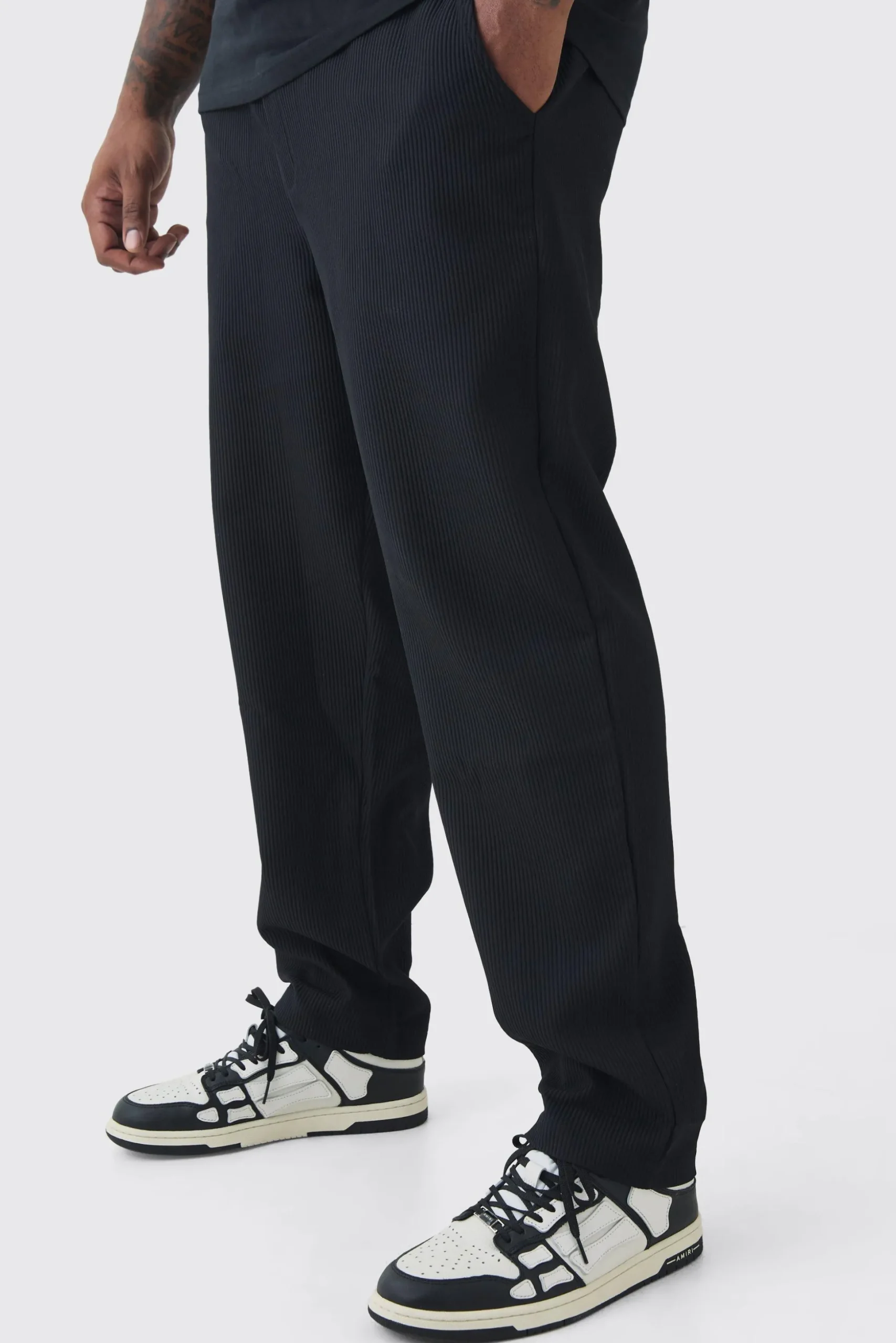 Plus Elastic Waist Tapered Fit Pleated Trouser | BoohooMAN UK