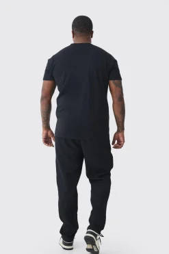 Plus Elastic Waist Tapered Fit Pleated Trouser | BoohooMAN UK