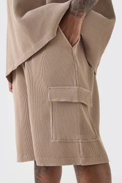 Plus Elasticated Waist Pleated Cargo Short | BoohooMAN UK