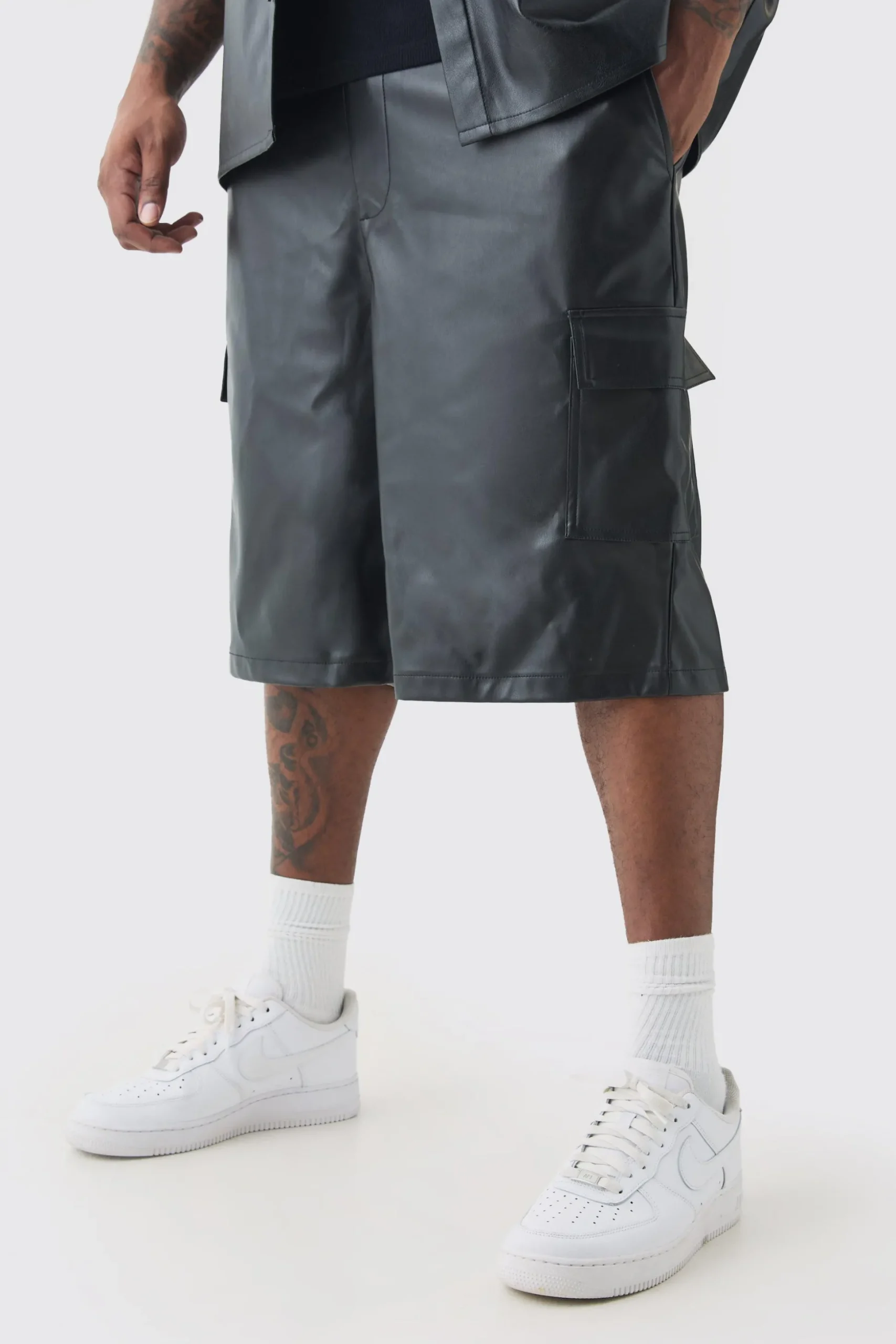 Plus Elasticated Waist PU Cargo Short | BoohooMAN UK