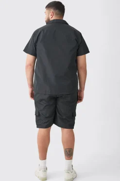 Plus Elasticated Waist Relaxed Nylon Man Cargo Short | BoohooMAN UK