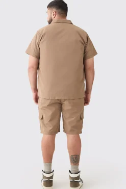 Plus Elasticated Waist Relaxed Nylon Man Cargo Short | BoohooMAN UK