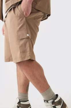 Plus Elasticated Waist Relaxed Nylon Man Cargo Short | BoohooMAN UK