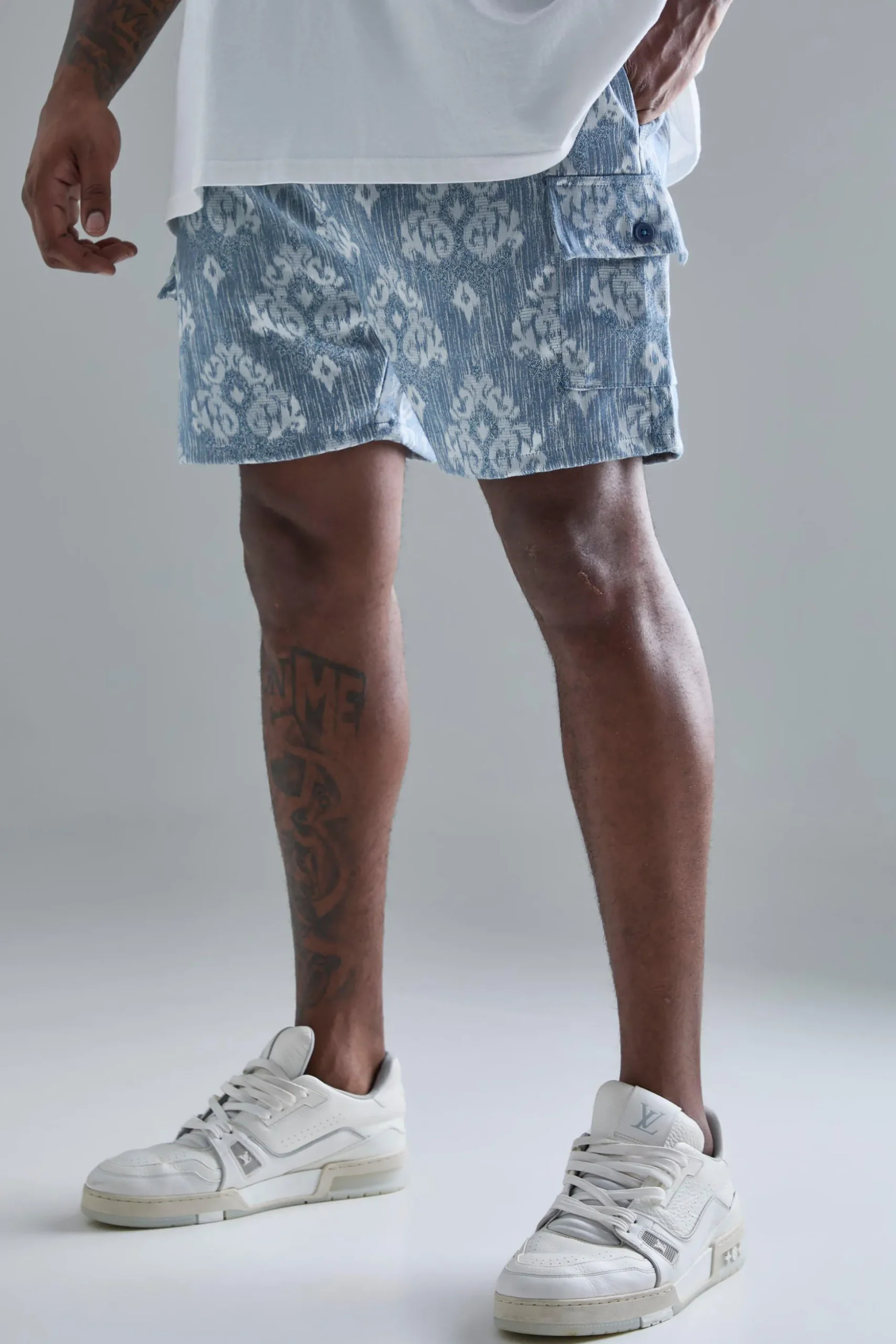 Plus Elasticated Waist Textured Cargo Short In Blue | BoohooMAN UK