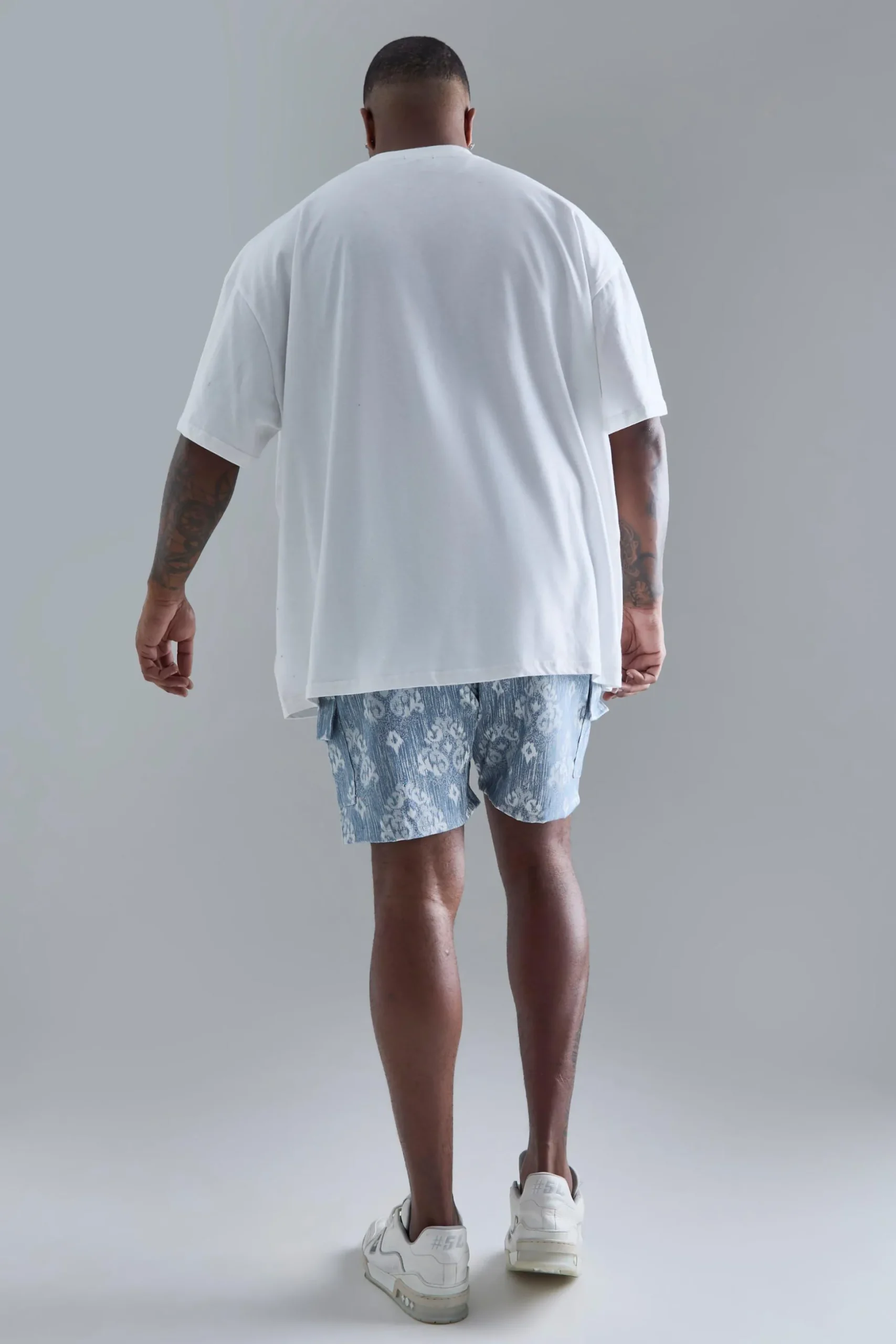 Plus Elasticated Waist Textured Cargo Short In Blue | BoohooMAN UK
