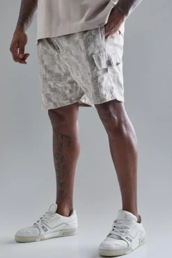 Plus Elasticated Waist Textured Cargo Short In Stone | BoohooMAN UK