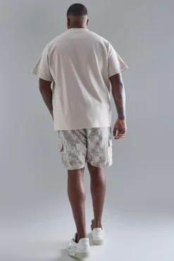 Plus Elasticated Waist Textured Cargo Short In Stone | BoohooMAN UK